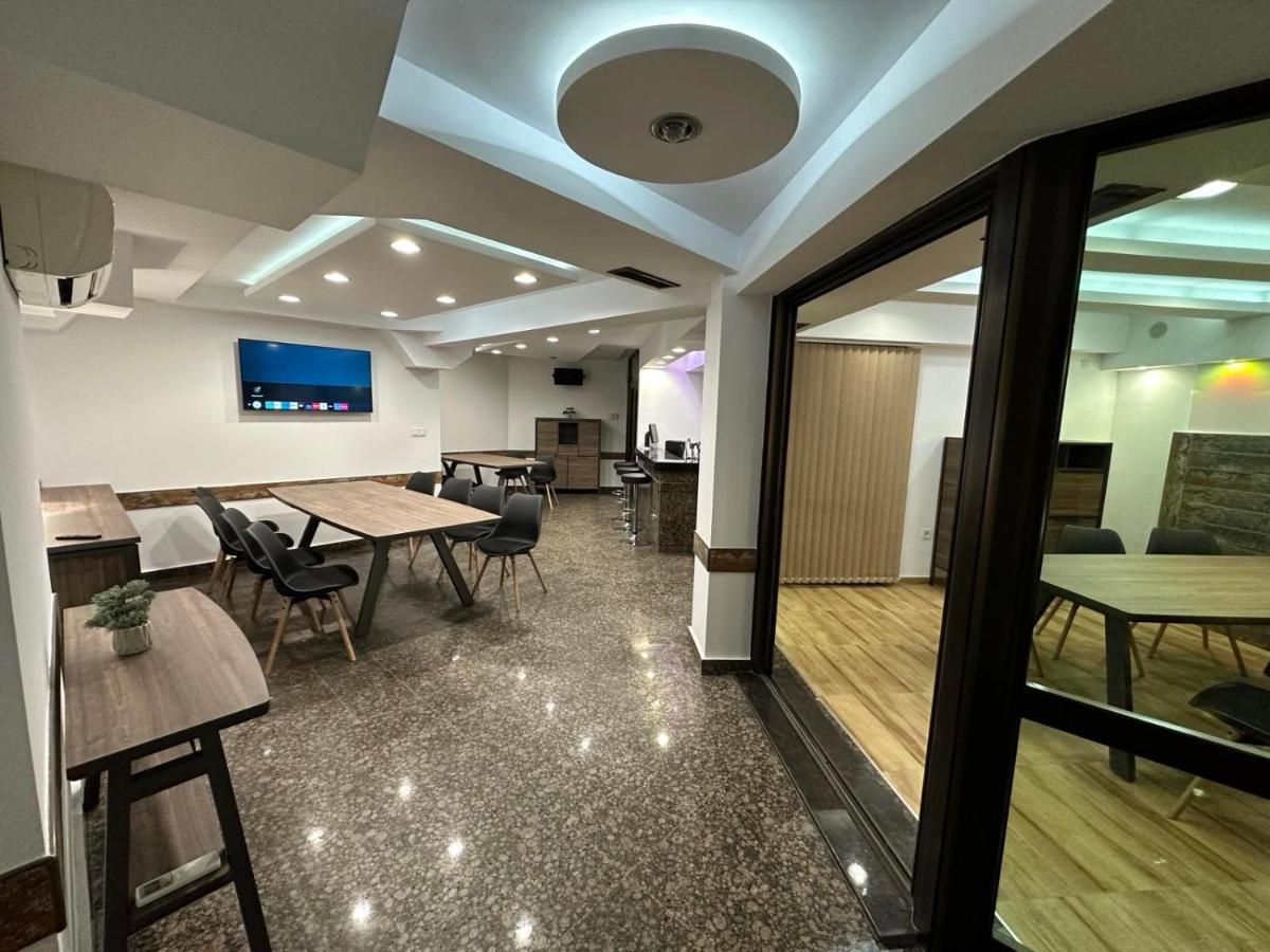 Хотел Аврора Haskovo Exterior photo